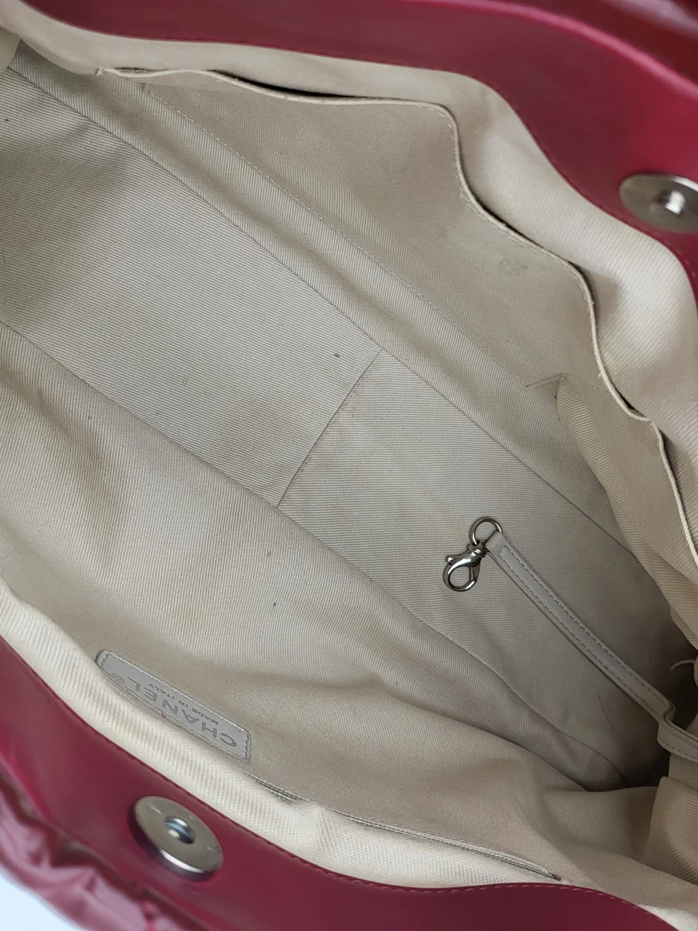 CHANEL TOTE BAG BURGUNDY PATENT LEATHER VERNIS ROUGE. AUTH w/COA.